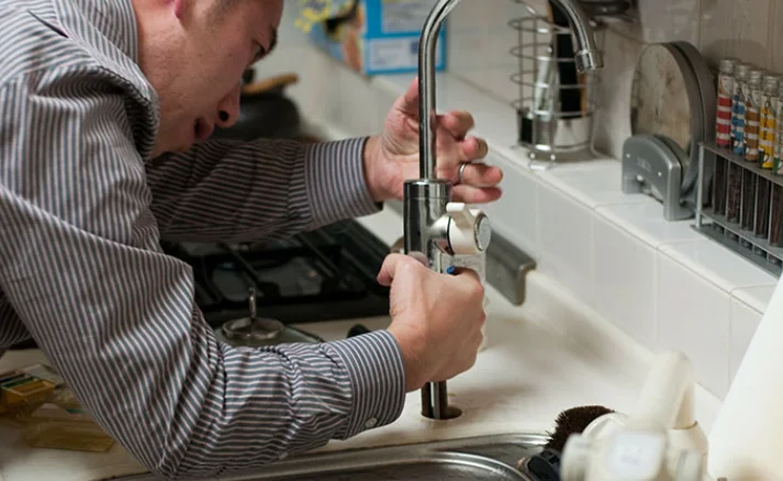 How Plumbers Assess and Resolve Hard Water Problems