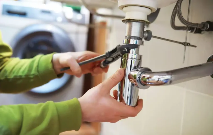 How a Plumber Can Assist With Plumbing Codes and Regulations During Home Renovations